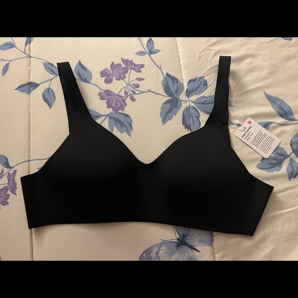 NEW Black Lululemon “Hold True Bra” 32C